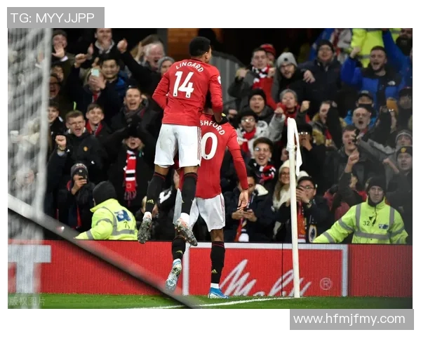 咐菲联与利物浦激战正酣比分悬念不断引发球迷热议